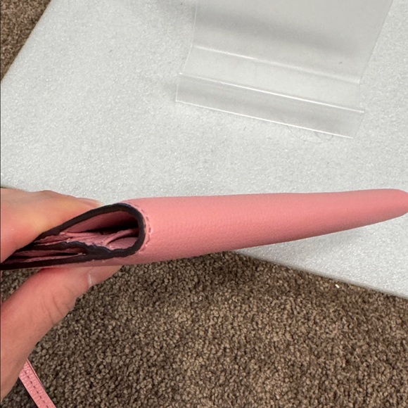 kate spade pink leather wristlet wallet with gold-tone logo - Picture 4 of 6